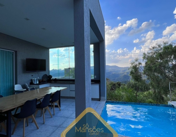 Casa Espaçosa de 359 m² à Venda com 4 Suítes e Espaço Gourmet no Quintas do Sol, Nova Lima - MG