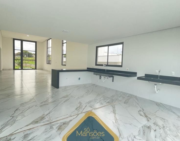 LINDA CASA À VENDA NO CONDOMÍNIO GRAN ROYALLE EM LAGOA SANTA - MG