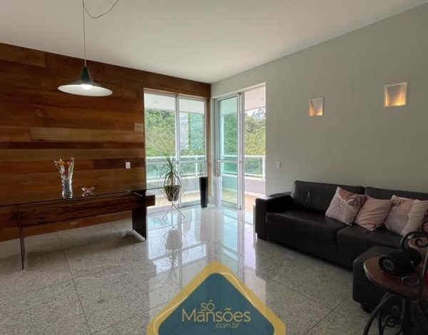Casa de Alto Padrão de 412 m² à Venda com 2 Suítes e 3 Vagas no Vila Castela, Nova Lima - MG
