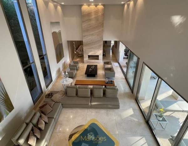 CASA DESLUMBRANTE COM VISTA ESPETACULAR À VENDA NO CONDOMÍNIO VALE DOS CRISTAIS - SÓ MANSÕES