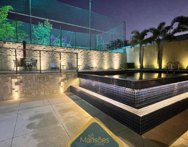 Casa com Ampla Garagem de 670 m² à Venda com 4 Suítes e Piscina Aquecida no Vale dos Cristais, Nova Lima - MG