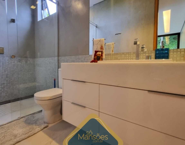 CASA DE LUXO NO CONDOMÍNIO VALE DOS CRISTAIS: CONFORTO E VISTA INCOMPARÁVEIS À VENDA