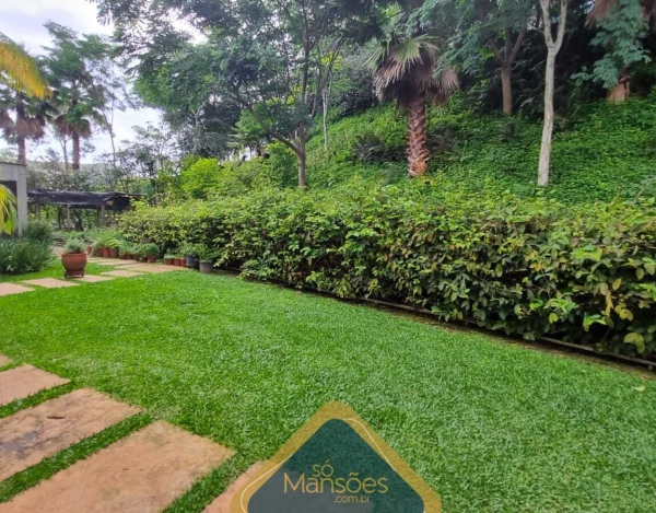 CASA DE LUXO NO CONDOMÍNIO VALE DOS CRISTAIS: CONFORTO E VISTA INCOMPARÁVEIS À VENDA