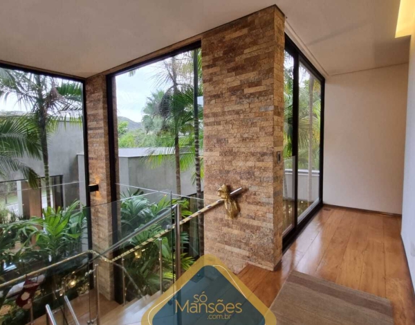CASA DE LUXO NO CONDOMÍNIO VALE DOS CRISTAIS: CONFORTO E VISTA INCOMPARÁVEIS À VENDA