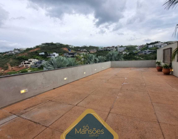 CASA DE LUXO NO CONDOMÍNIO VALE DOS CRISTAIS: CONFORTO E VISTA INCOMPARÁVEIS À VENDA