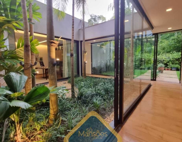 CASA DE LUXO NO CONDOMÍNIO VALE DOS CRISTAIS: CONFORTO E VISTA INCOMPARÁVEIS À VENDA