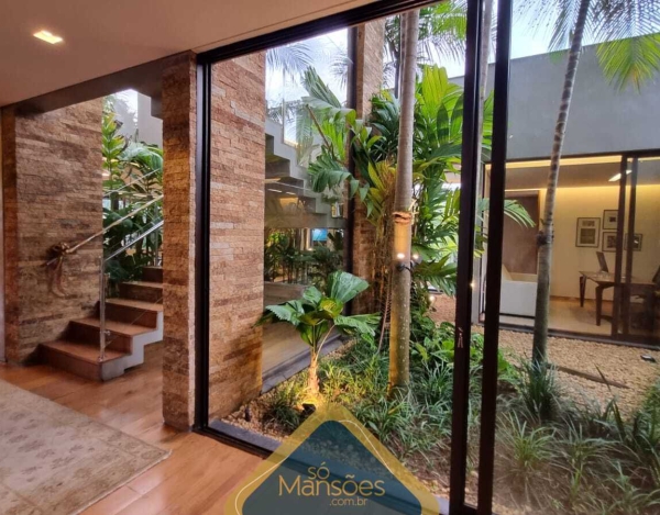 CASA DE LUXO NO CONDOMÍNIO VALE DOS CRISTAIS: CONFORTO E VISTA INCOMPARÁVEIS À VENDA