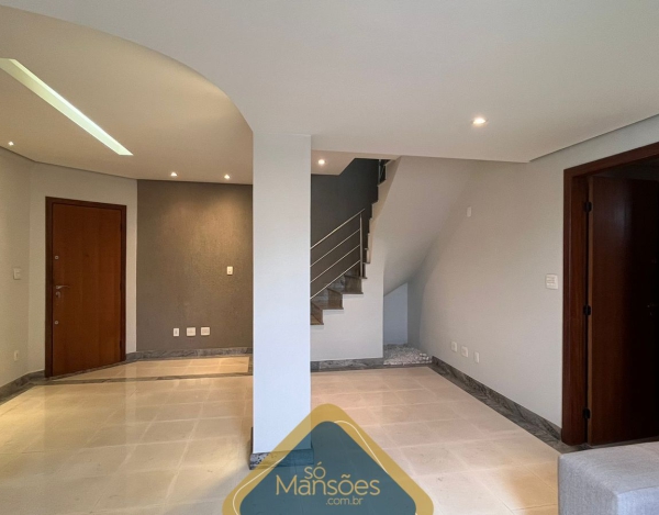 COBERTURA TRIPLEX À VENDA NO ESTORIL