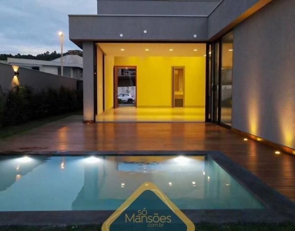 Casa de Alto Padrão de 301 m² à Venda com 2 Suítes e Piscina Aquecida no Alphaville - Lagoa dos Ingleses, Nova Lima - MG