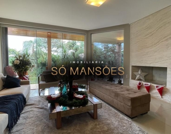 Casa Espaçosa de 163 m² à Venda com 4 Suítes e Sauna no Jardins de Petrópolis, Nova Lima - MG
