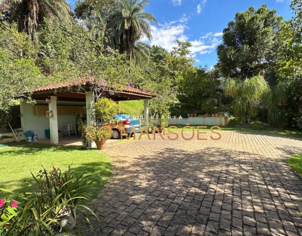 EXCELENTE CASA À VENDA NO CONDOMÍNIO VILA DO OURO - NOVA LIMA