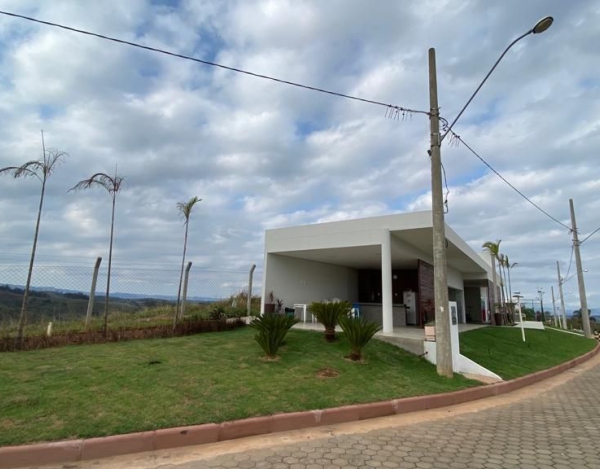 EXCELENTE LOTE A VENDA NO CONDOMÍNIO HORIZONTES DA SERRA.