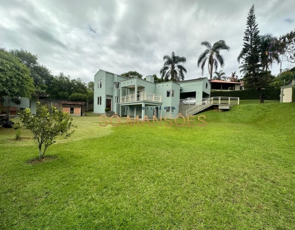 Casa de Alto Padrão de 302 m² à Venda com 1 Suíte e Spa no Ouro Velho Mansões, Nova Lima - MG