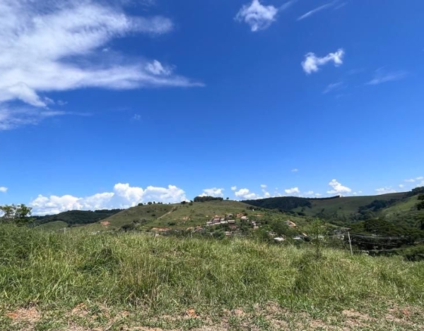 LOTE DE 537M² A VENDA NO CONDOMÍNIO RESERVA BOAVENTURA - CATAGUASES