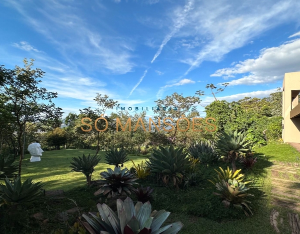 MAGNÍFICA CASA DE CAMPO A VENDA NO CONDOMÍNIO JARDINS DE PETRÓPOLIS.