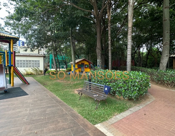 CASA EM CONDOMÍNIO COM EXCELENTE LOCALIZAÇÃO NO BURITIS.