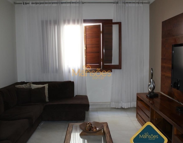 Casa Espaçosa de 619 m² à Venda com 4 Suítes e Espaço Gourmet no Comiteco, Belo Horizonte - MG