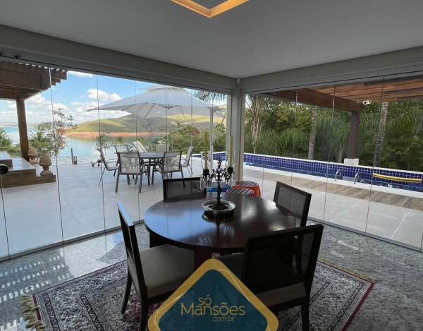 Linda casa com vista para a lagoa de 1116m² à venda em Escarpas do Lago.