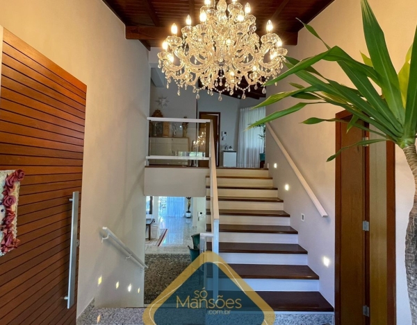 Casa de Luxo de 1.116 m² à Venda com 6 Suítes e Vista para a Lagoa no Escarpas Do Lago, Capitólio - MG