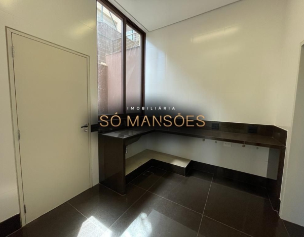 CASA DE 812m² VENDIDA NO VALE DOS CRISTAIS