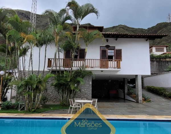 Belíssima casa de 913m² à venda no Mangabeiras.