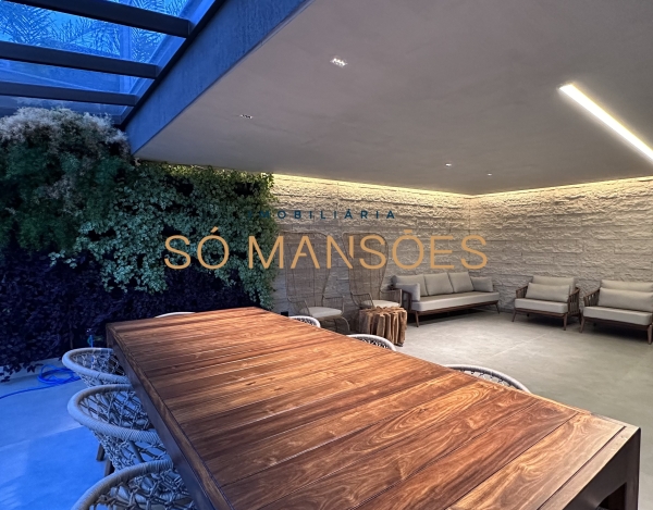 Casa de Luxo de 707 m² à Venda com 5 Suítes e Piscina com Borda Infinita no Vale dos Cristais, Nova Lima - MG