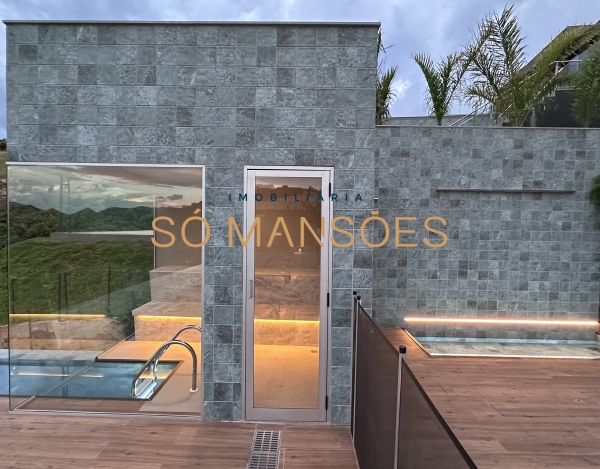Casa de Luxo de 707 m² à Venda com 5 Suítes e Piscina com Borda Infinita no Vale dos Cristais, Nova Lima - MG