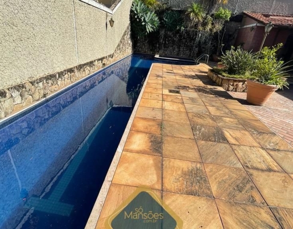 Casa de Alto Padrão de 650 m² à Venda com 3 Suítes e Sauna no Santa Lúcia, Belo Horizonte - MG