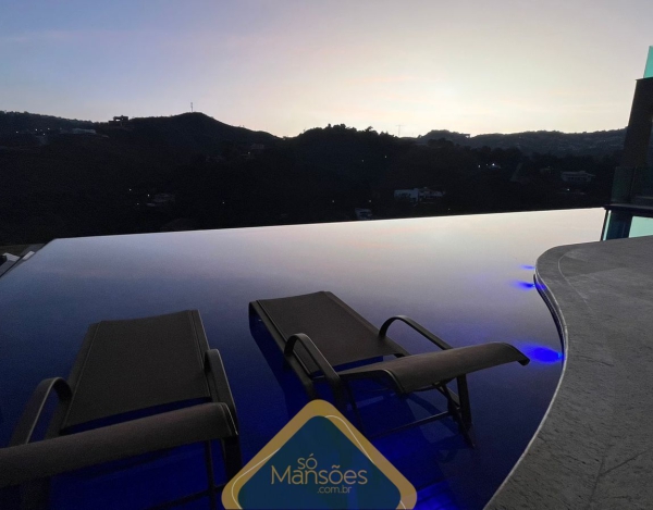 EXCLUSIVA! CASA LUXUOSA DE 1103,5M² NO VALE DOS CRISTAIS - UMA OPORTUNIDADE ÚNICA!
