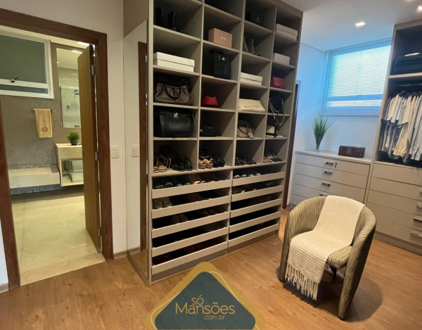 EXCLUSIVA! CASA LUXUOSA DE 1103,5M² NO VALE DOS CRISTAIS - UMA OPORTUNIDADE ÚNICA!