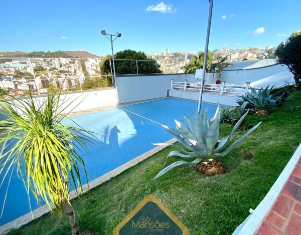 Casa de Alto Padrão de 515 m² à Venda com 2 Suítes e Espaço Gourmet no São Bento, Belo Horizonte - MG