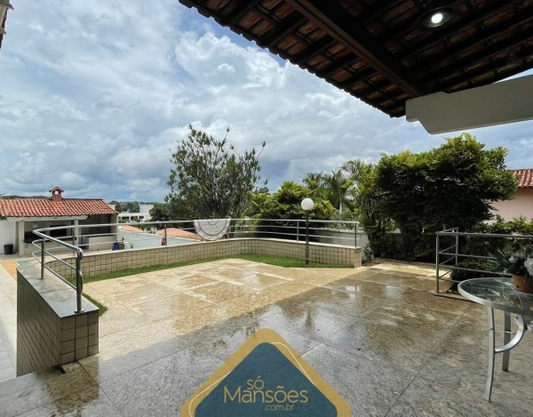 Casa de Alto Padrão de 555 m² à Venda com 1 Suíte e Espaço Gourmet no Condomínio Pampulha, Belo Horizonte - MG