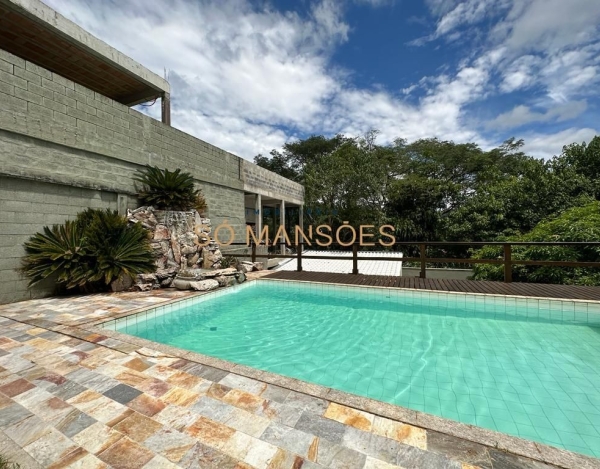 Casa de Alto Padrão de 344 m² à Venda com 1 Suíte e Sauna no Ouro Velho Mansões, Nova Lima - MG