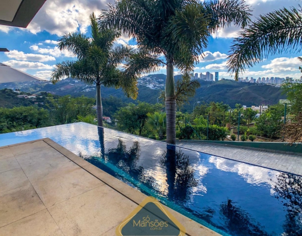 CASA À VENDA NO CONDOMÍNIO VALE DOS CRISTAIS / VISTA PRIVILEGIADA 