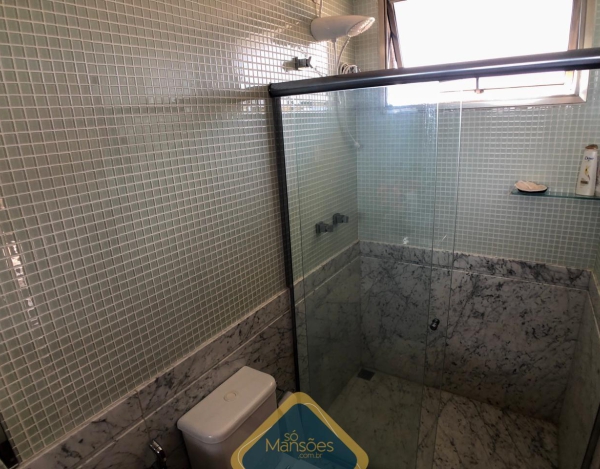 CASA À VENDA NO CONDOMÍNIO VALE DOS CRISTAIS / VISTA PRIVILEGIADA 
