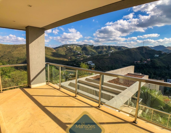 CASA À VENDA NO CONDOMÍNIO VALE DOS CRISTAIS / VISTA PRIVILEGIADA 