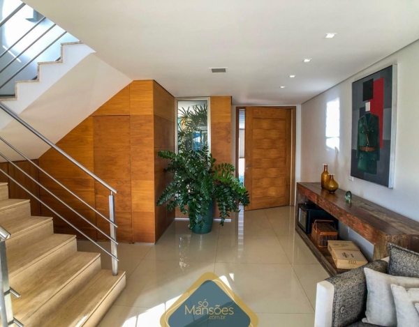 Casa com Ampla Garagem de 494 m² à Venda com 4 Suítes e Piscina com Borda Infinita no Vale dos Cristais, Nova Lima - MG