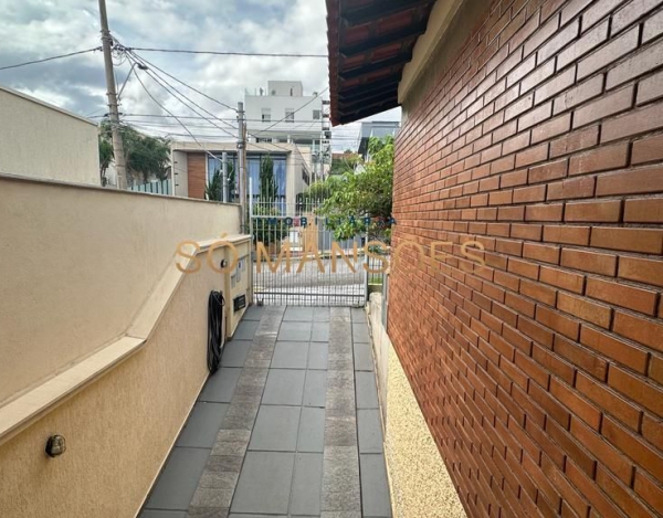 EXCELENTE CASA À VENDA NA MELHOR LOCALIZAÇÃO NO BAIRRO BELVEDERE