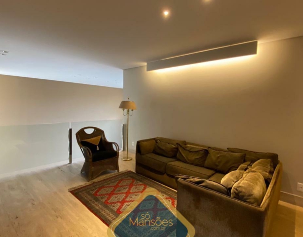 LUXUOSA CASA DE 784M² NO VALE DOS CRISTAIS - UMA OPORTUNIDADE ÚNICA!