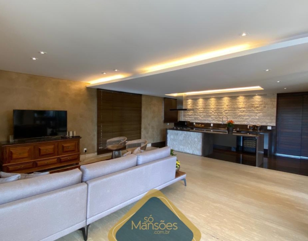 LUXUOSA CASA DE 784M² NO VALE DOS CRISTAIS - UMA OPORTUNIDADE ÚNICA!