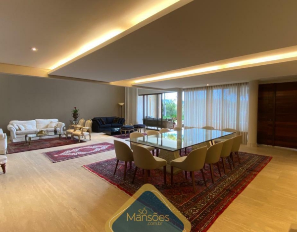 LUXUOSA CASA DE 784M² NO VALE DOS CRISTAIS - UMA OPORTUNIDADE ÚNICA!
