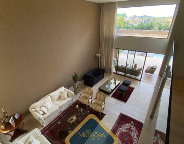 LUXUOSA CASA DE 784M² NO VALE DOS CRISTAIS - UMA OPORTUNIDADE ÚNICA!