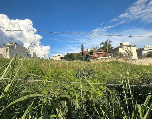 Lote de 420 m² à Venda no Belvedere, Belo Horizonte - MG