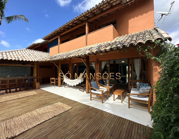Casa de 174m² à venda no condomínio Outeiro das Brisas.