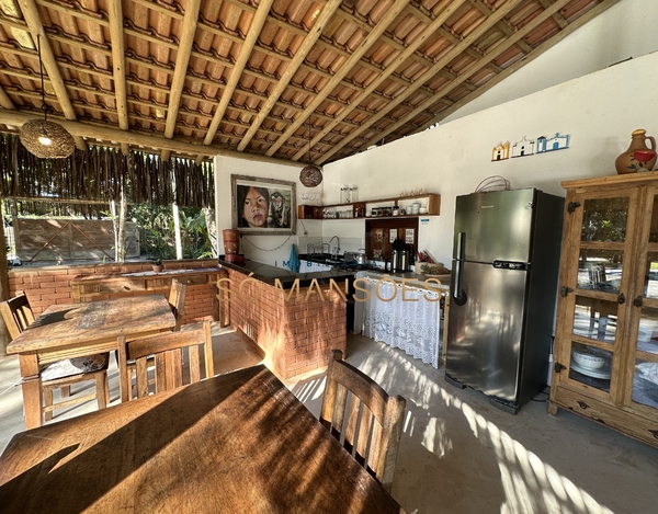 Pousada com 8 suítes à venda na Estrada dos Macacos - Trancoso/BA. 