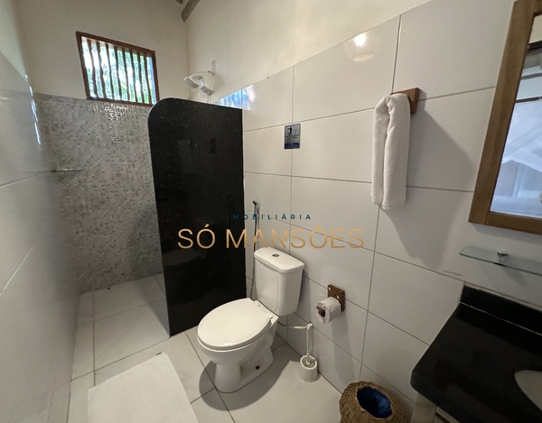 Pousada com 8 suítes à venda na Estrada dos Macacos - Trancoso/BA. 