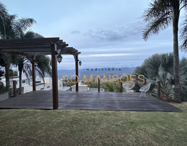 Casa de Alto Padrão de 330 m² à Venda com 3 Suítes e Vista para o Mar no Condomínio Quintas do Sol, Nova Lima - MG