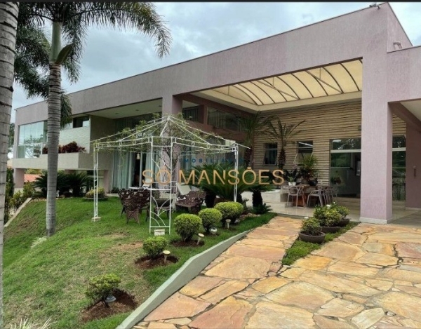 Casa de Alto Padrão de 500 m² à Venda com 1 Suíte e Espaço Gourmet no Braúnas, Belo Horizonte - MG