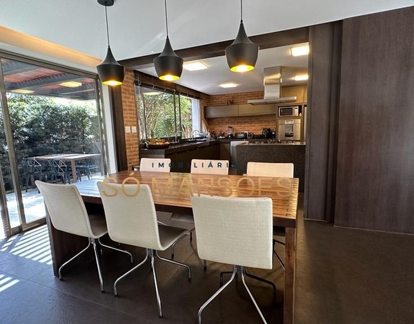 LUXUOSA CASA EM ALPHAVILLE, NOVA LIMA - OPORTUNIDADE ÚNICA.