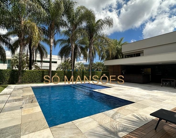 LUXUOSA CASA EM ALPHAVILLE, NOVA LIMA - OPORTUNIDADE ÚNICA.